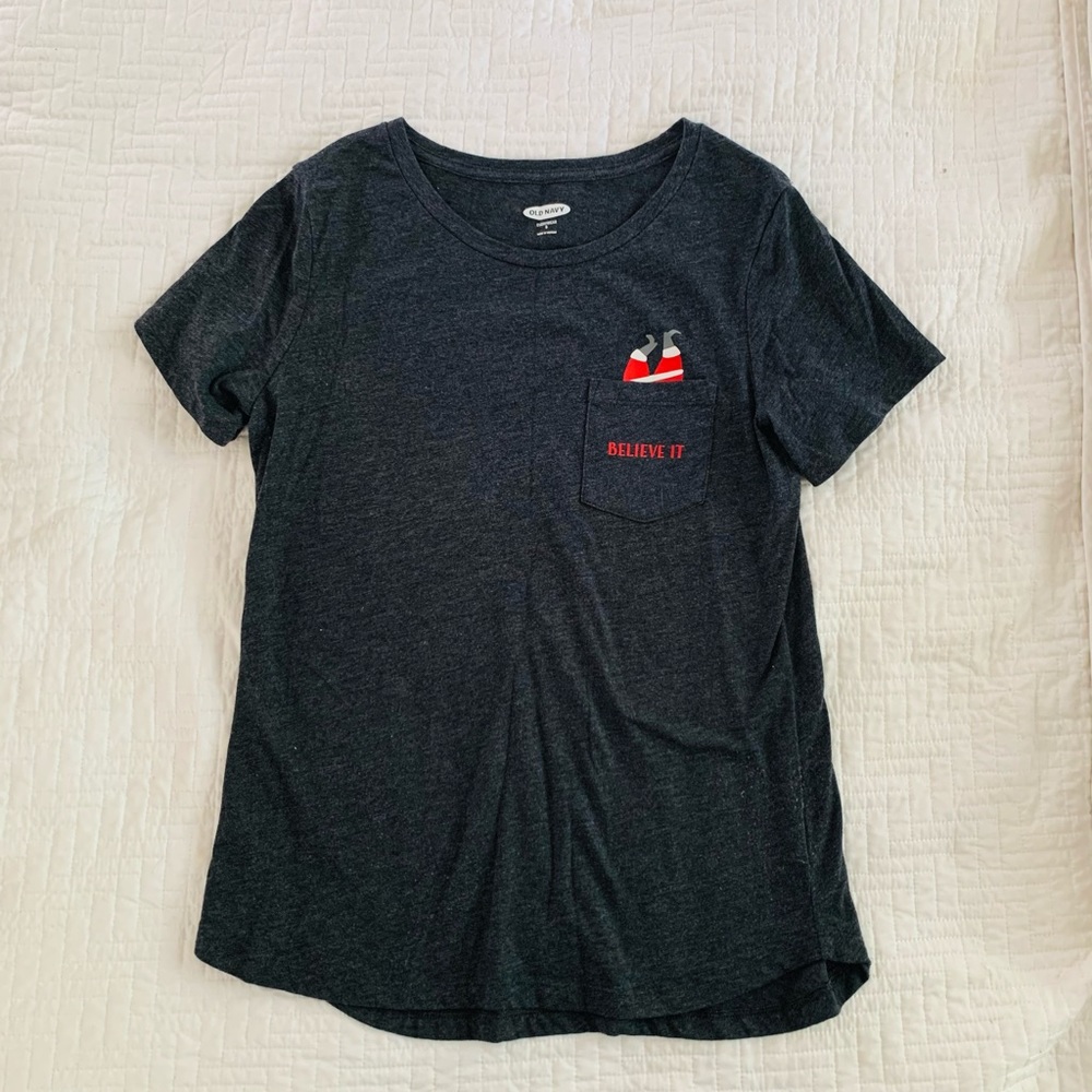 Graphic pocket tee grey small short sleeve tee